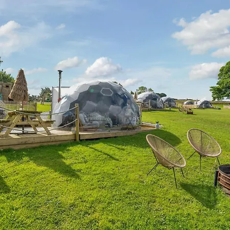 Deerstone Glamping- Pendle Hill Dome Earby