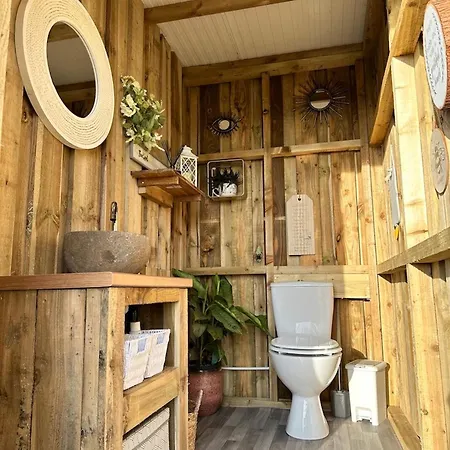 Deerstone Glamping- Pendle Hill Dome Earby