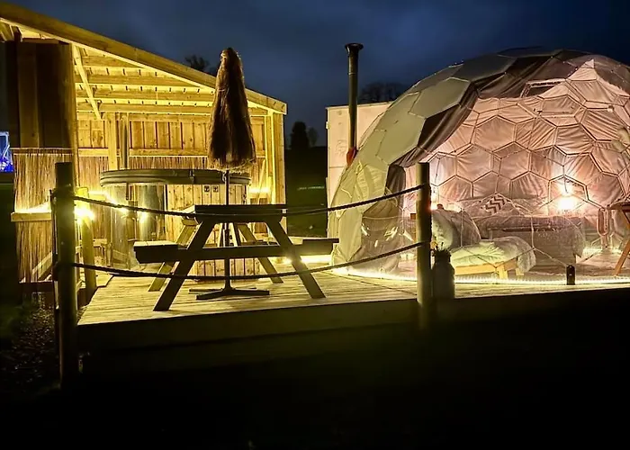 Deerstone Glamping- Pendle Hill Dome * Earby