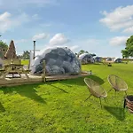 Deerstone Glamping- Pendle Hill Dome Earby